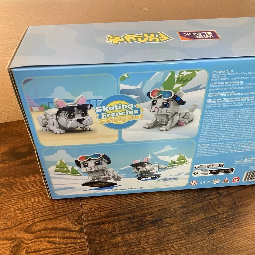 Wise Block Skating Frenchie French Bulldog Building‎ Block Set 659 Pieces